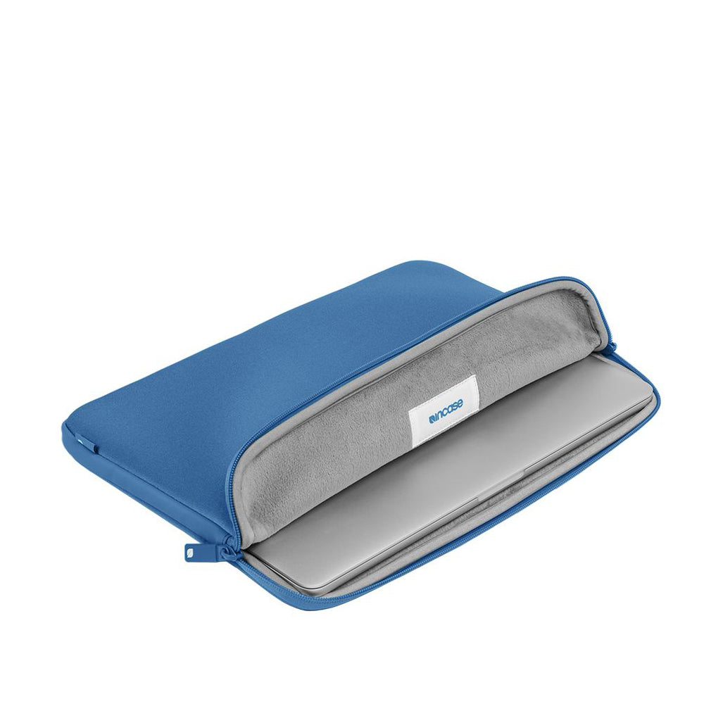 Housse classique Incase MacBook 12" Ariaprene Stratus Blue